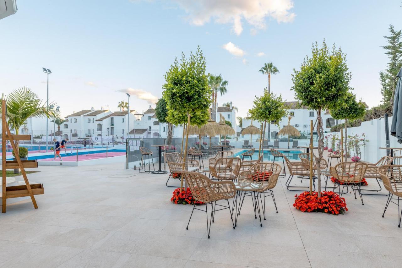 Residencia Deportiva Rozarossa Hotel Estepona Exterior photo